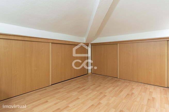 T3 (2+1) com aproveitamento de sótão e garagem, Foros de Amora.-32