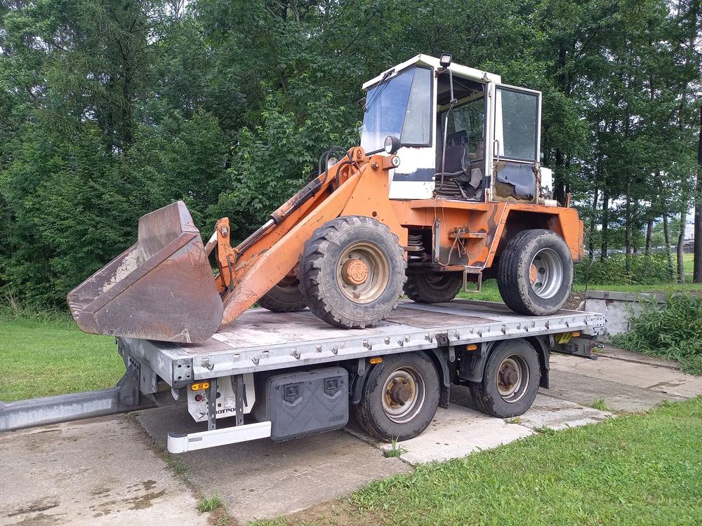 Przyczepa gniotpol do przewozu maszyn  przyczepa gniotpol 2018