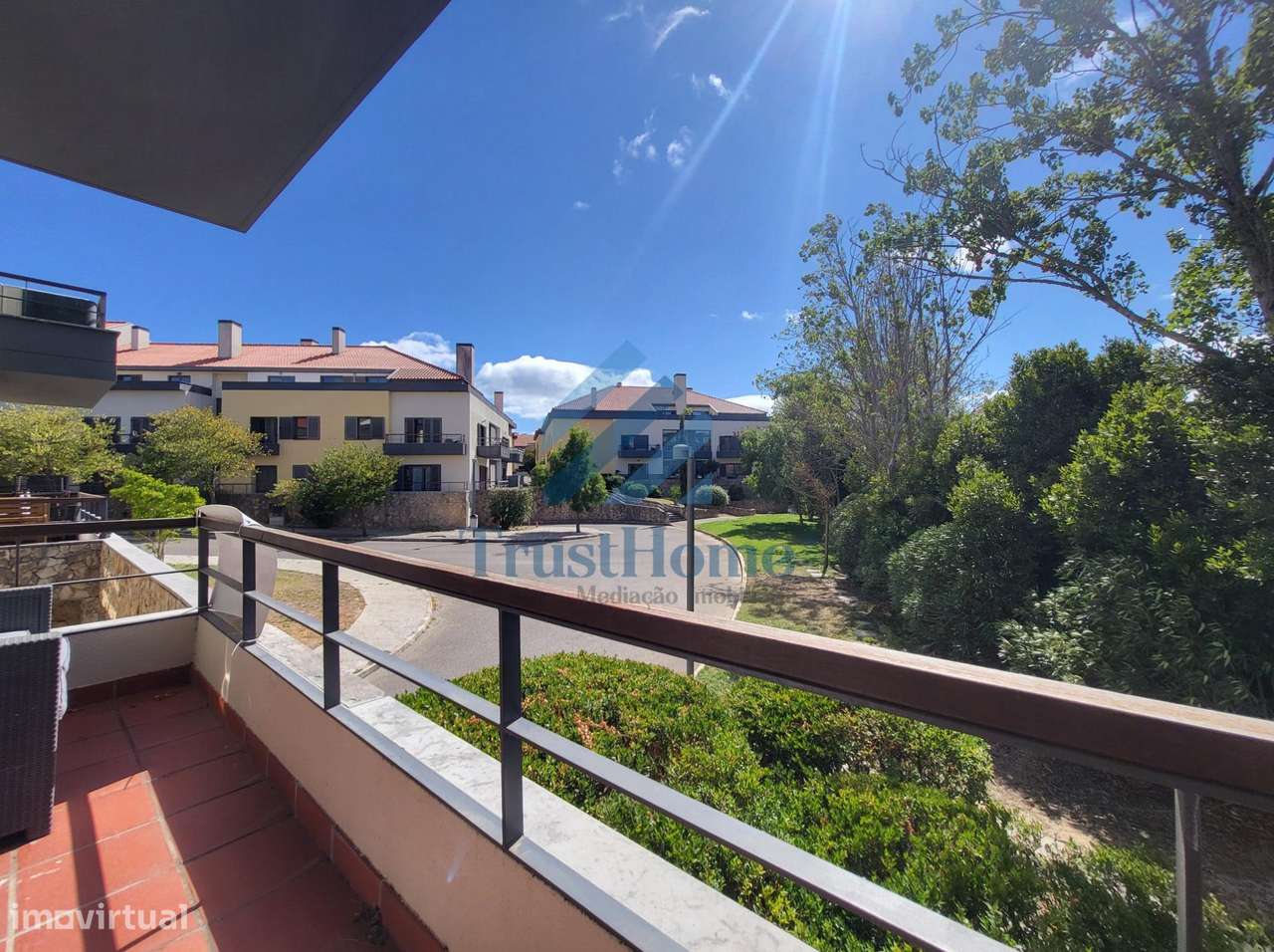 T3 em condomínio privado com dois lugares parqueamento-12