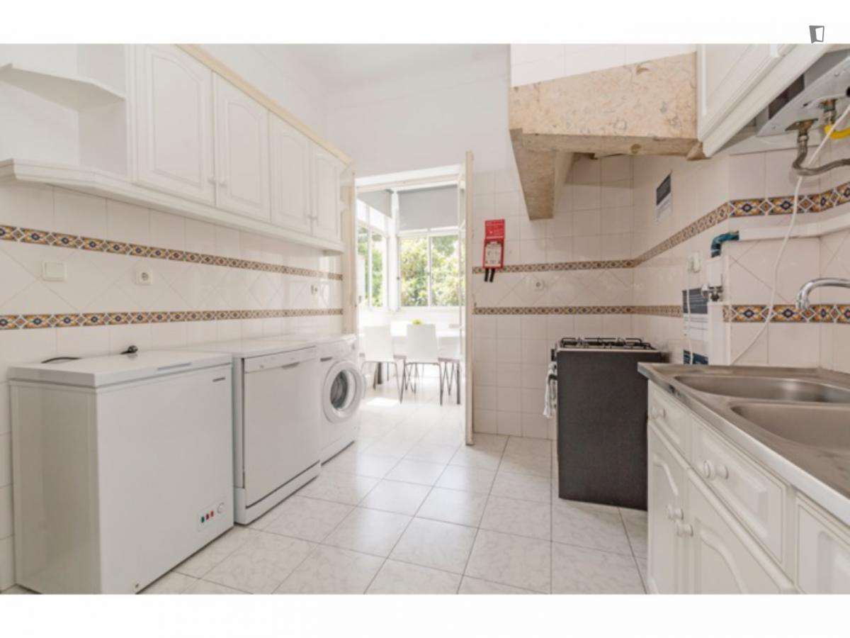 Quarto - localizado em Lapa Lisbon - Grande imagem: 4/10