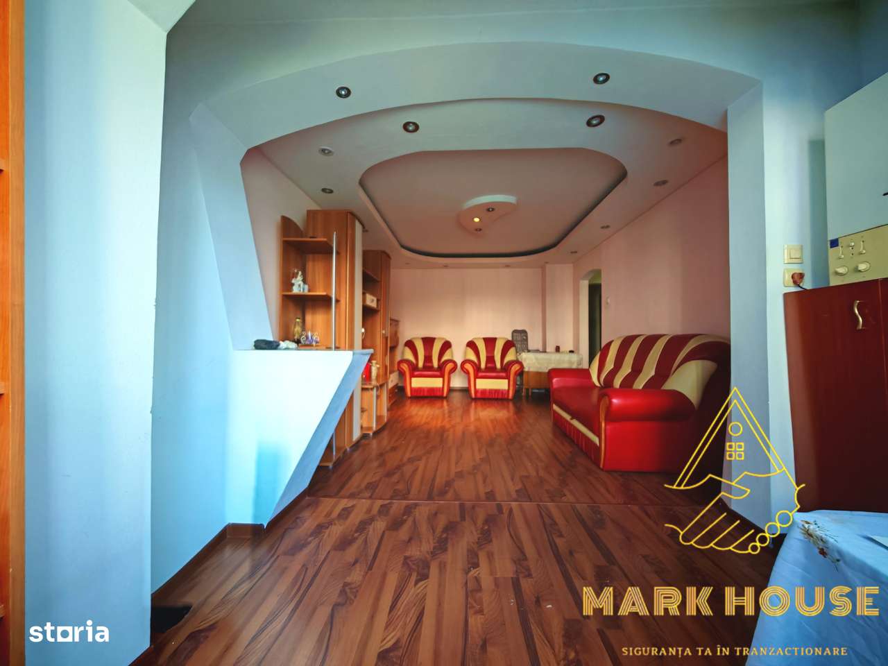 Apartament cu 3 camere decomandate de vânzare, etaj 1, Martir Horia-2