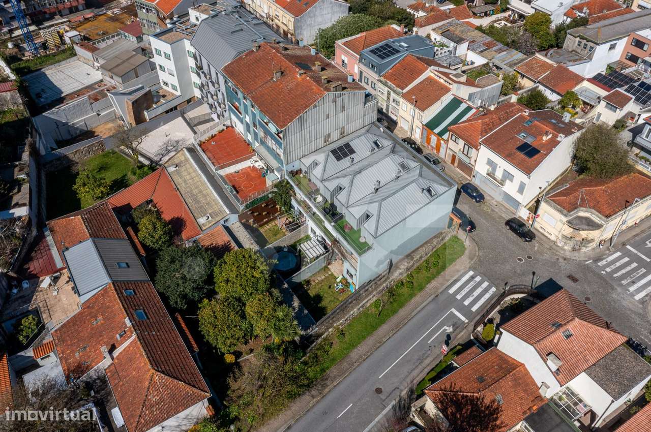 Moradia T3 com pátio, anexos e garagem em Paranhos - Porto-57