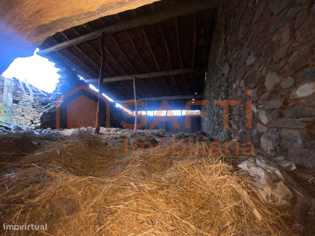 Palheiro em Pedra com 240m² de Terreno em Vinhas-Macedo de Cavaleiros-8