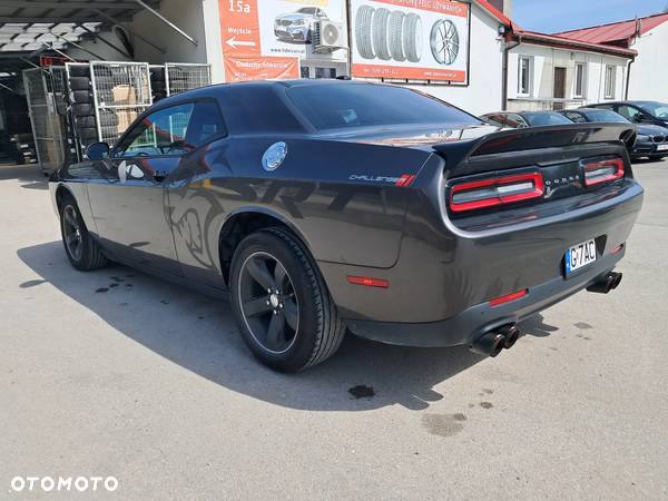 Dodge Challenger Automatik SXT Plus - 3