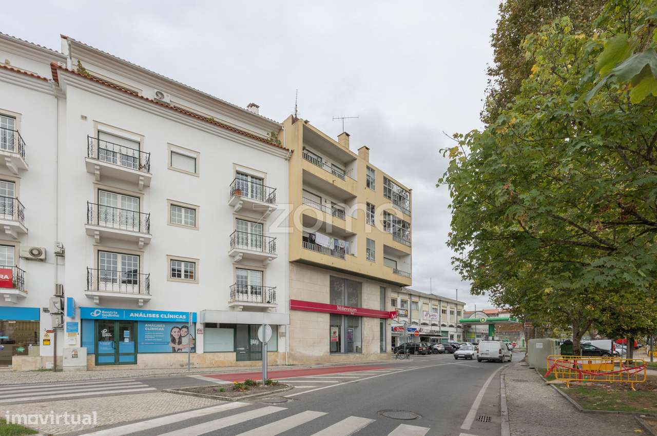 Apartamento T2 no Centro de Porto de Mós-28