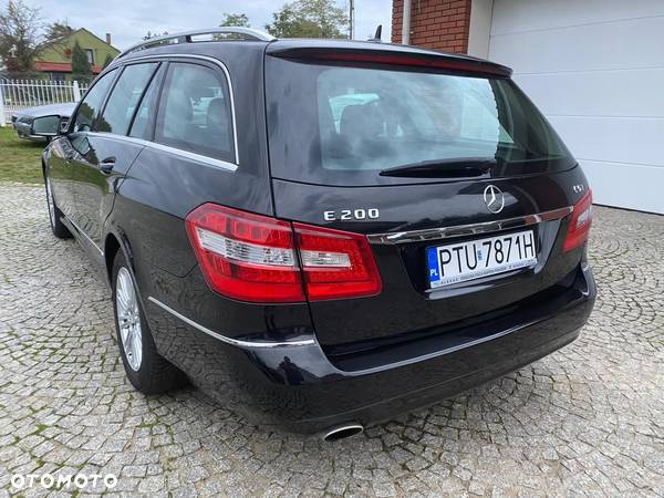 Mercedes-Benz Klasa E 200 T BlueEFFICIENCY 7G-TRONIC - 9