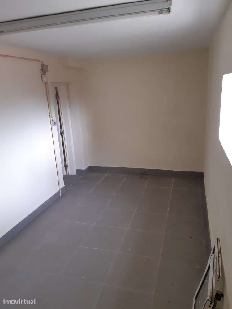 Armazém, Loja, Escritórios, Fabrico e Log. - Lic. Indústria e Comércio-22