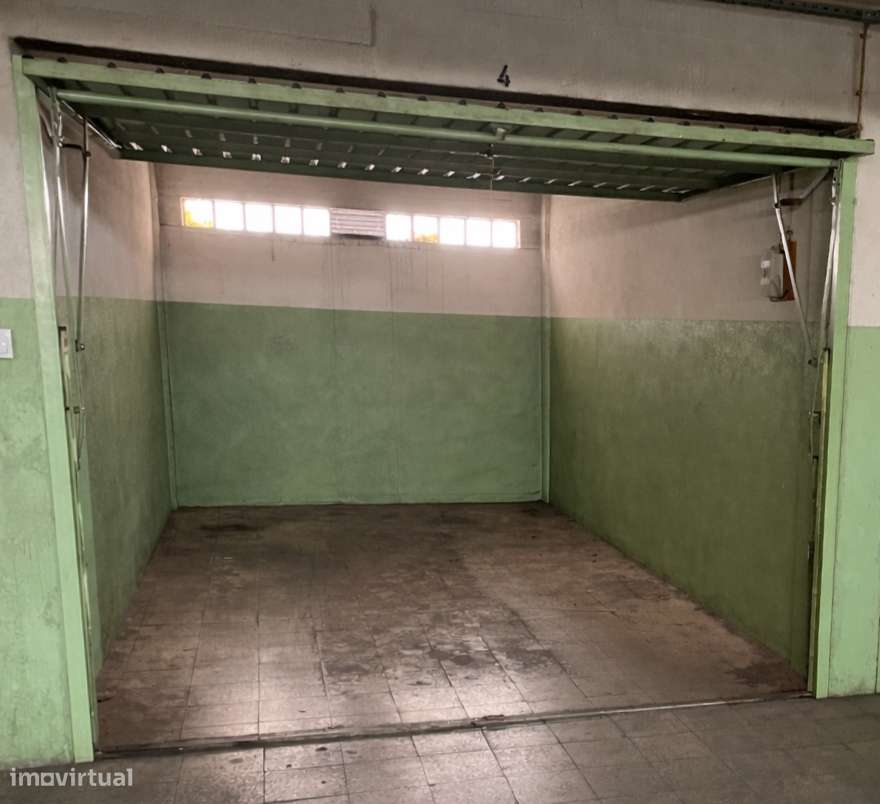Garagem Central e Segura: Espaço Amplo e Comodidade para o Seu Veículo - Grande imagem: 4/4