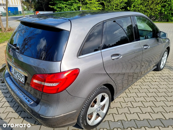 Mercedes-Benz Klasa B 180 BlueEFFICIENCY Edition - 18