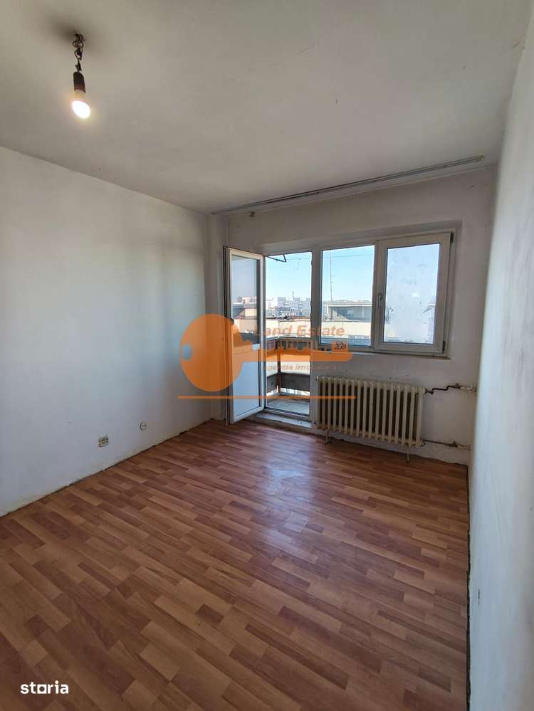 Garsoniera Gorjului-Bloc mixt(200 m metrou-1981) - Imagine principală: 2/15