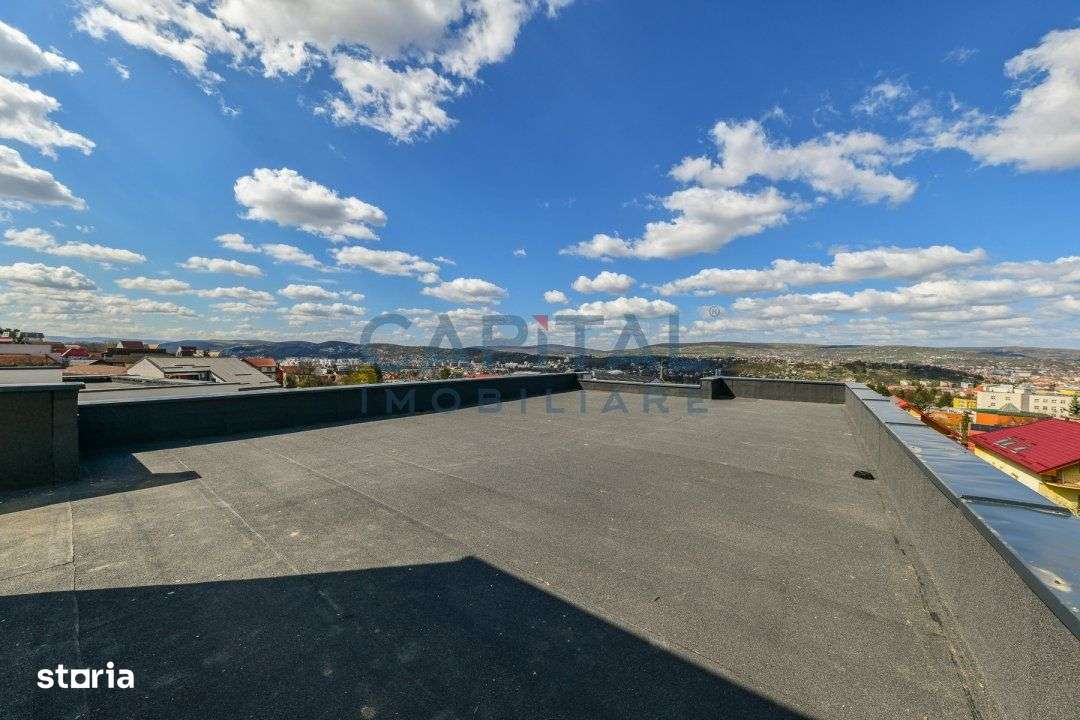 Spatiu compus din 2 cladiri - Imagine principală: 5/6