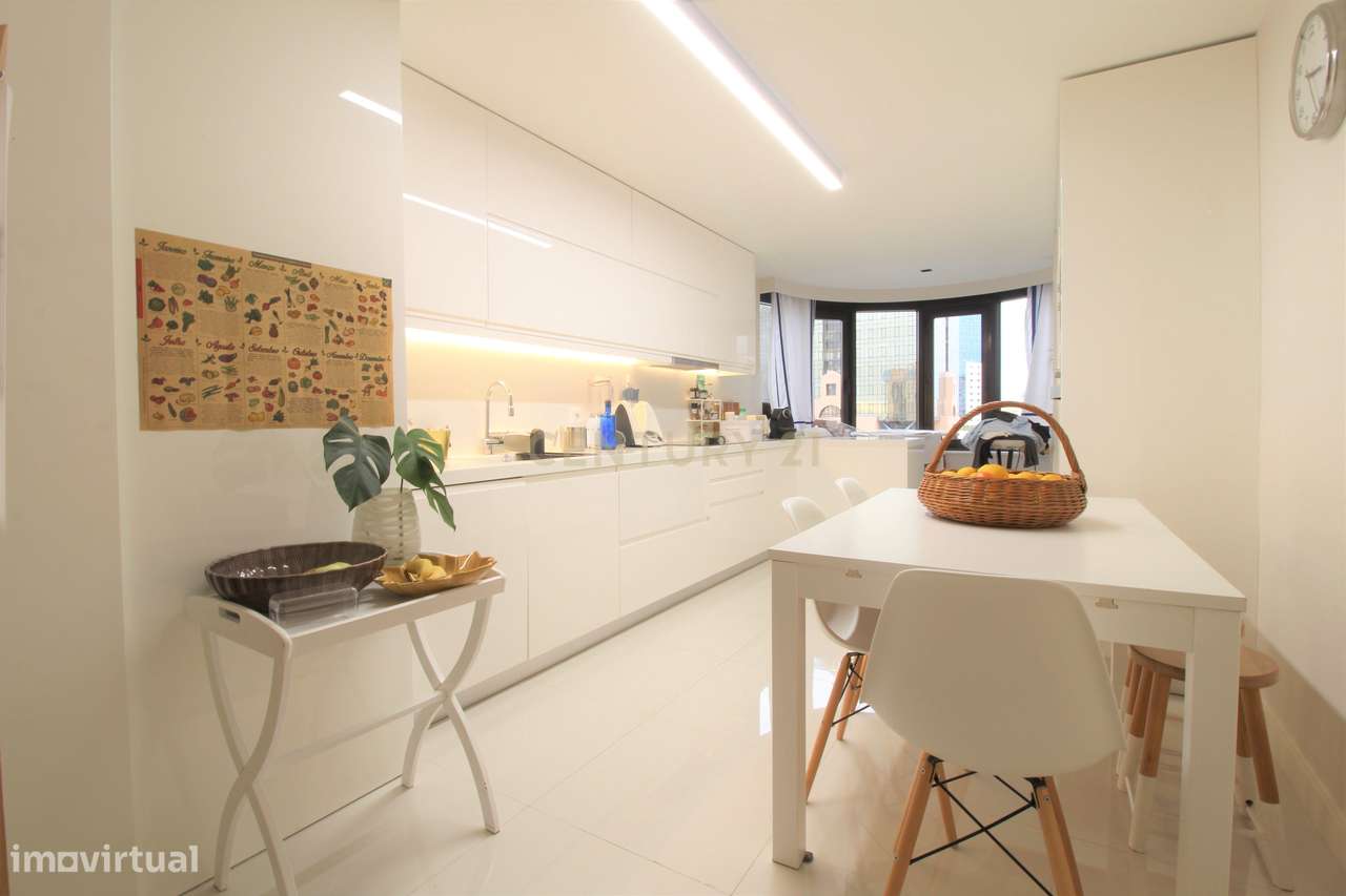 Luxuoso Apartamento T3 nas Torres das Amoreiras, Lisboa-4