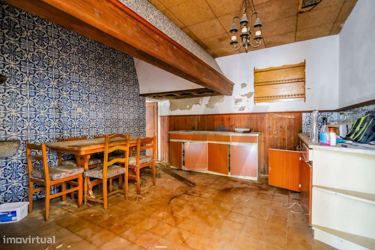 Moradia com 1451m2 de Terreno e Elevado Potencial de Valorização em Sã-34