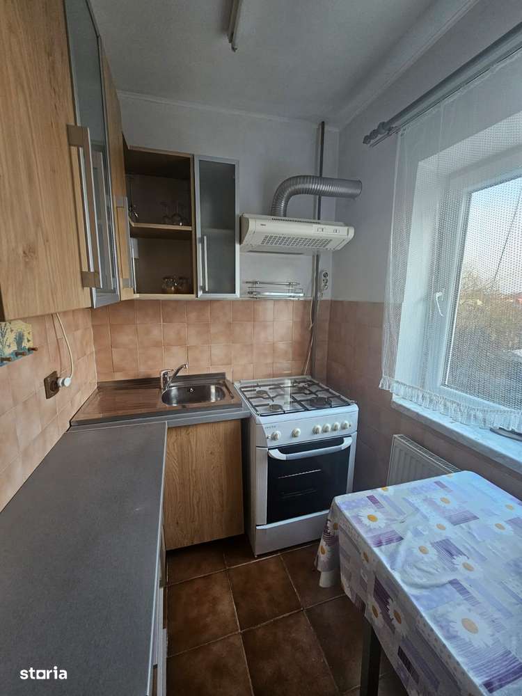 Apartament 1 camera zona Lunei - decomandat etaj 2 !! - Imagine principală: 5/8