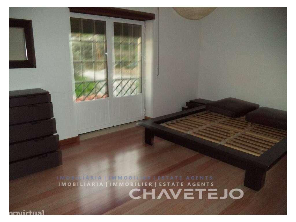Duplex com 2 garagens e pátio com churrasqueira a poucos minutos da...-7