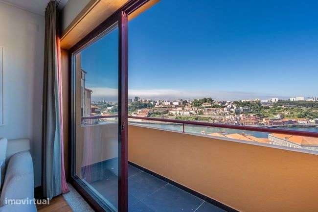 Apartamento T3 Triplex à venda no Porto - Grande imagem: 2/37