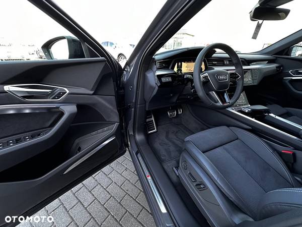 Audi Q8 e-tron 50 Quattro Advanced - 7