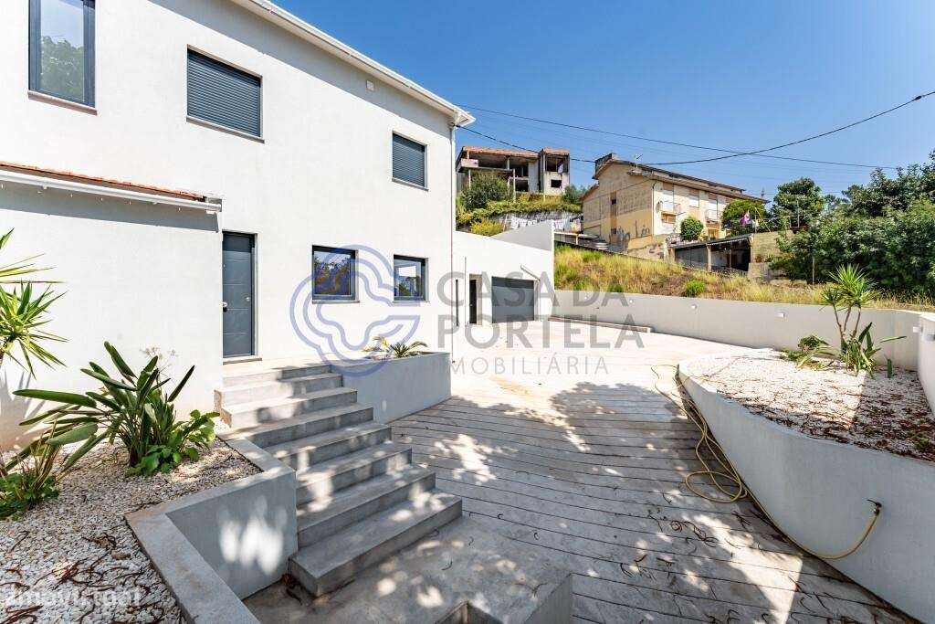 Moradia T4 + 1 NOVA  de duas suítes com enorme terraço e vista Rio| Co - Grande imagem: 3/33