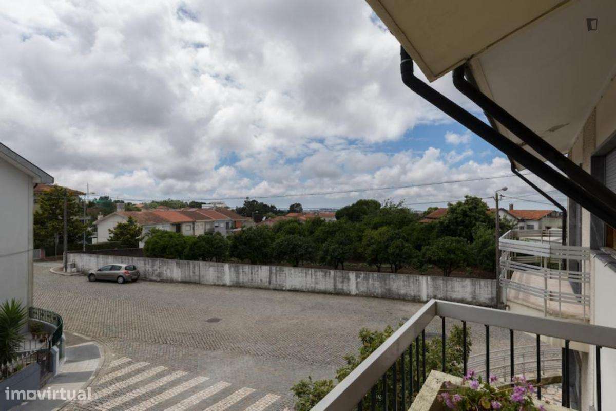 Quarto - localizado em Pedrouços Porto - Grande imagem: 3/10