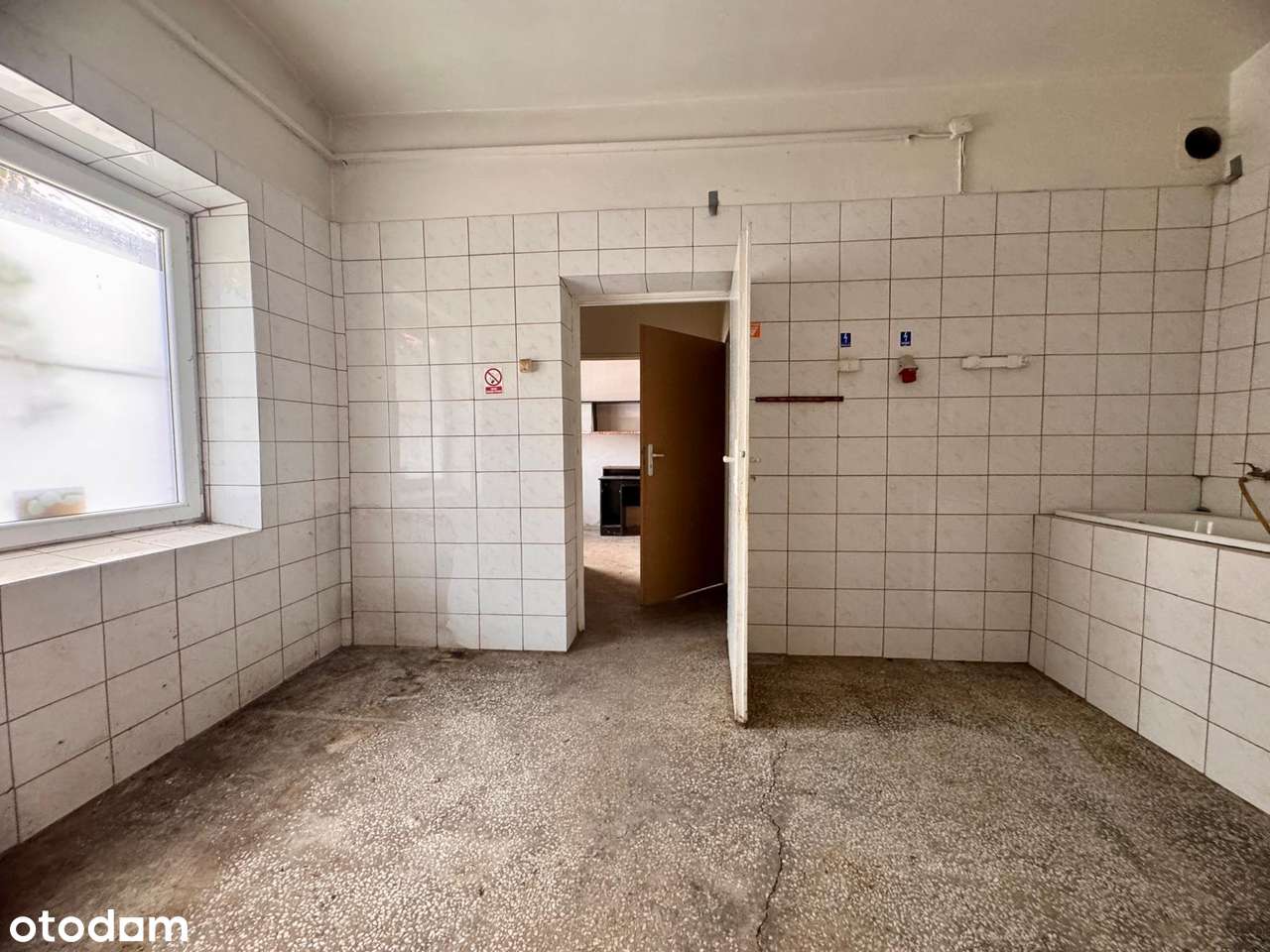 Chrzanów – budynek handlowo-usługowy, ul. 3 Maja-6