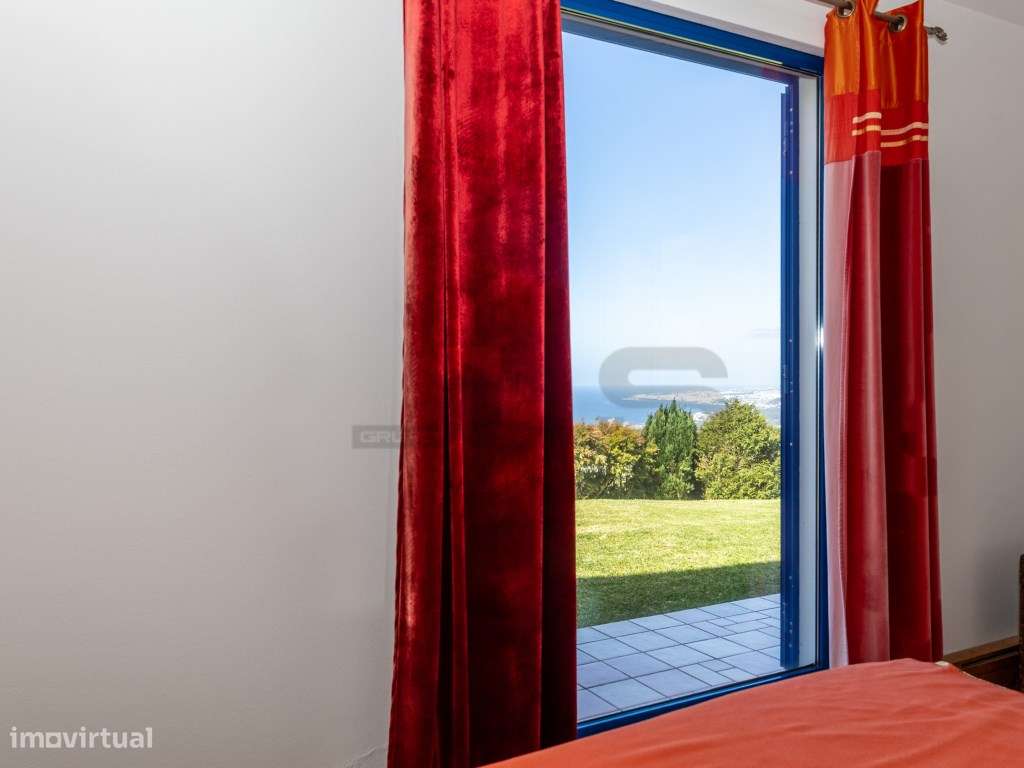 Refúgio Exclusivo com Vista Panorâmica Sobre o Atlântico - Costa Su...-13