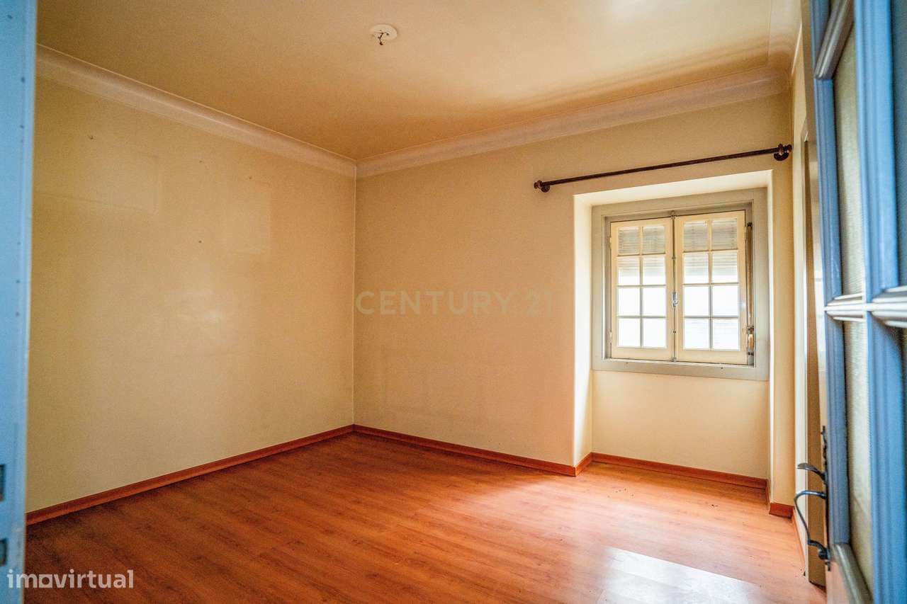 Apartamento T3 no centro das Caldas da Rainha-30