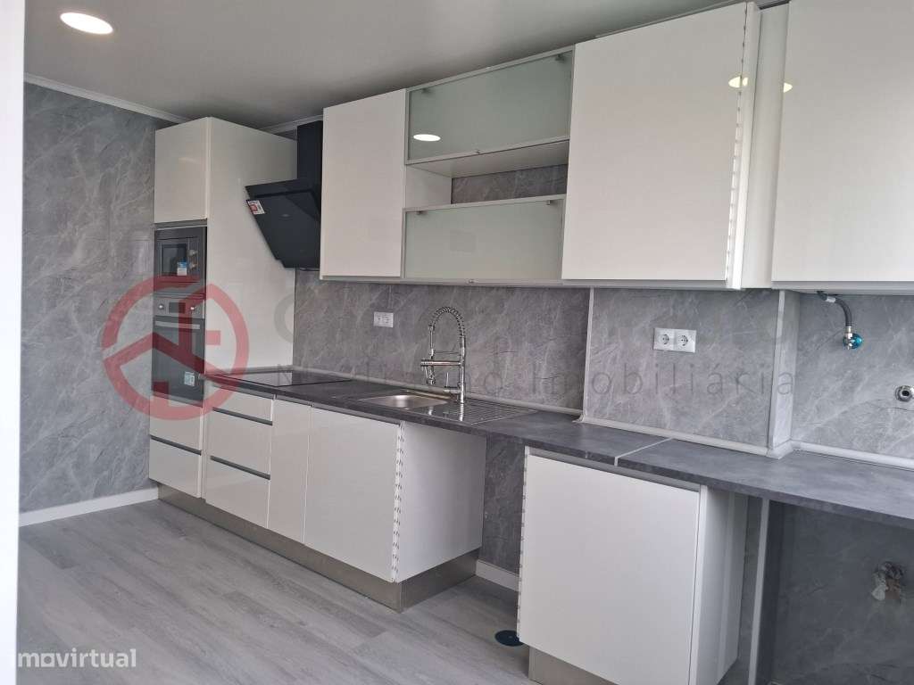 Apartamento T2 totalmente remodelado perto do Parque dos Poetas em ... - Grande imagem: 5/33