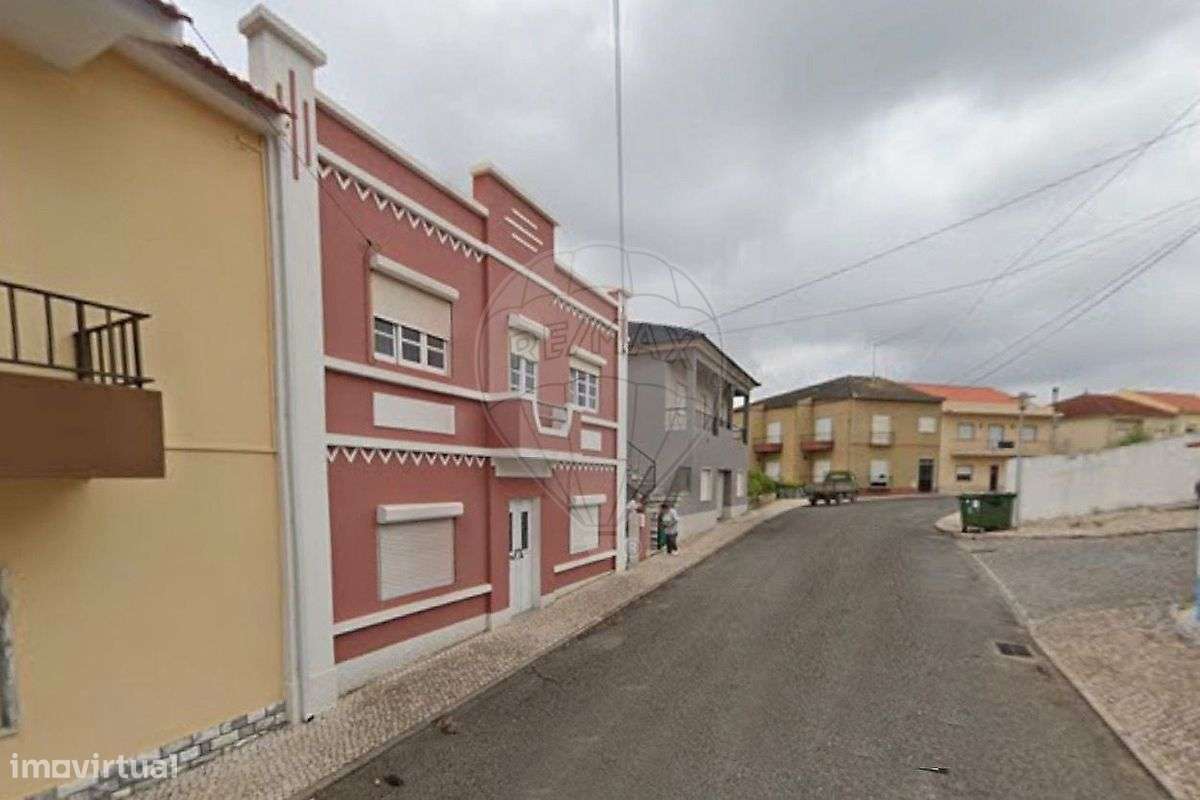 Moradia T5 para venda - Grande imagem: 2/17