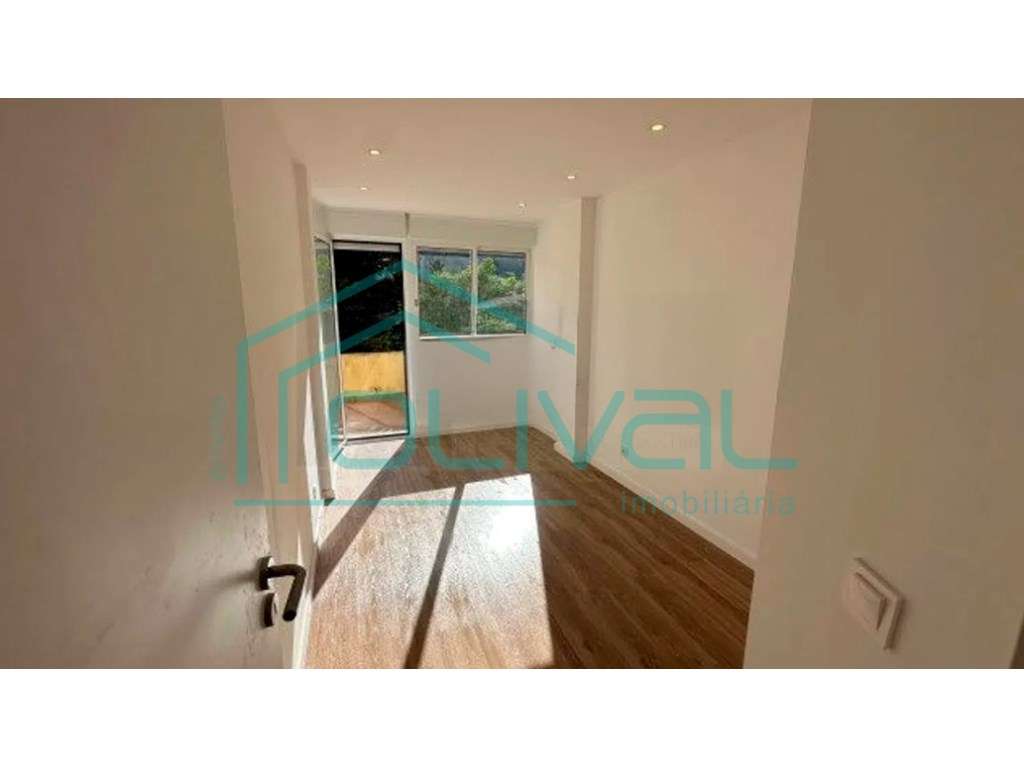 Apartamento T2 à venda na Rua Campos Monteiro-5