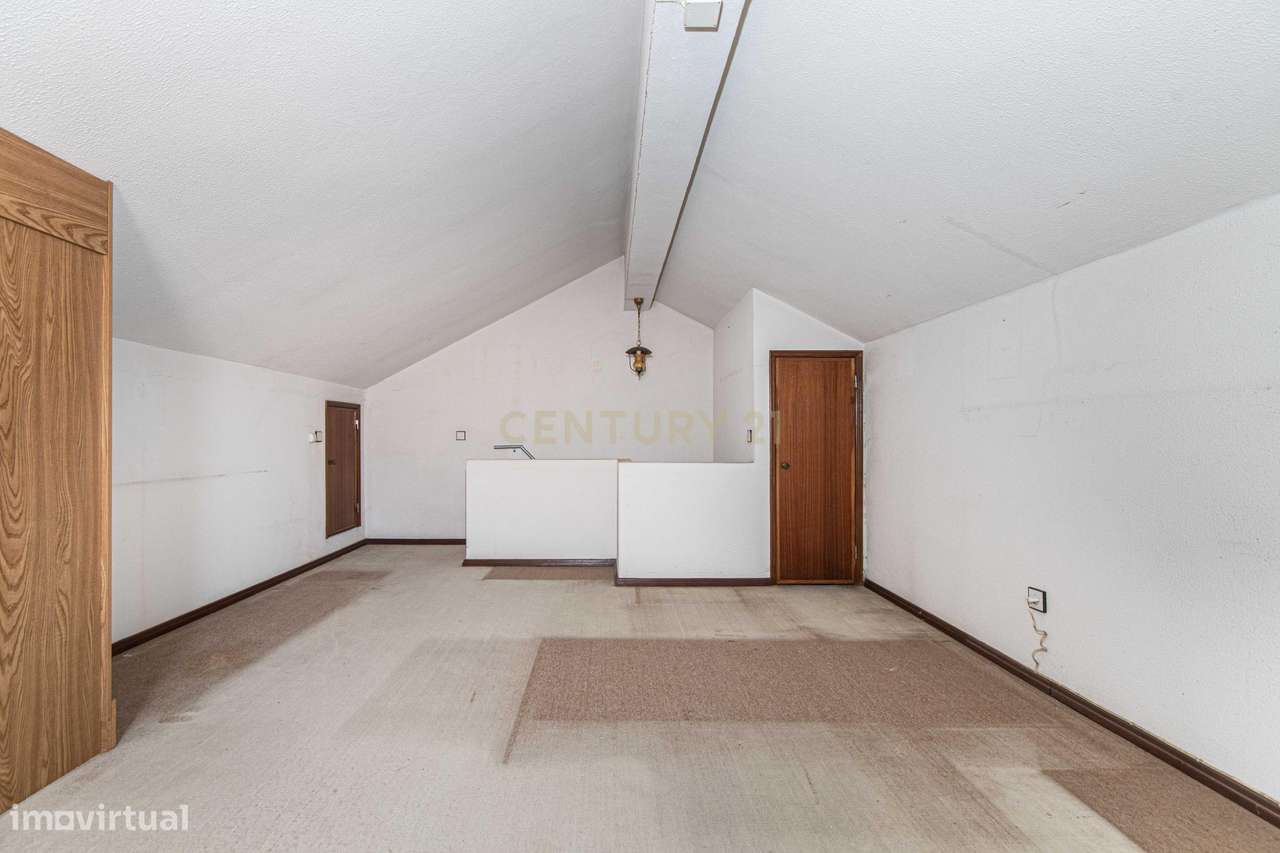 Moradia T3+2 em Casais Novos – Alenquer-32