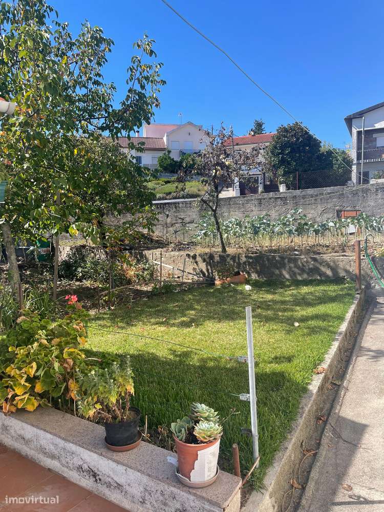 Moradia isolada T3 em Aguiar da Beira - Grande imagem: 2/24