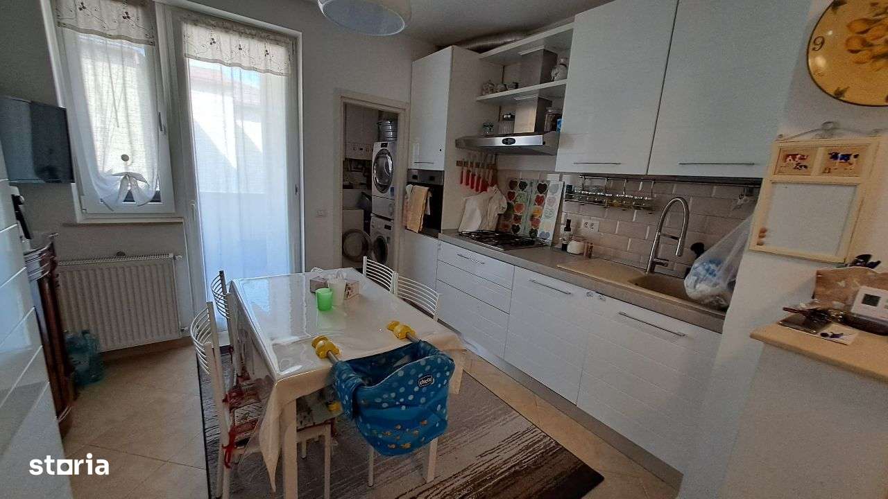 Unirii - Petrom, 4 camere, etaj 3 - Imagine principală: 2/15