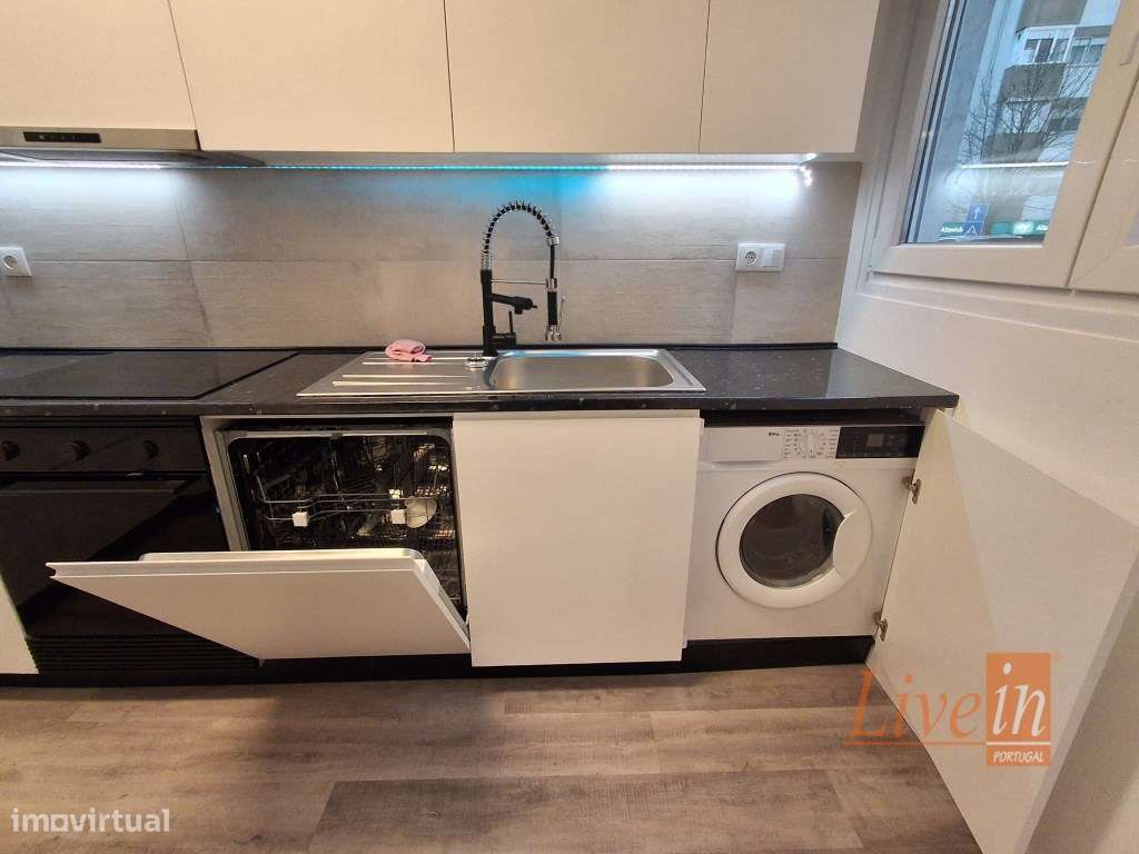 Apartamento T2 Totalmente Remodelado em Monte Abraão Em Frente à Es... - Grande imagem: 2/32