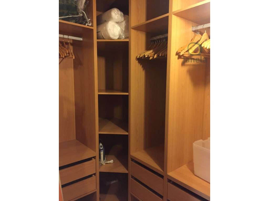 T2 com box e arrecadação, no centro de Faro, varandas-15