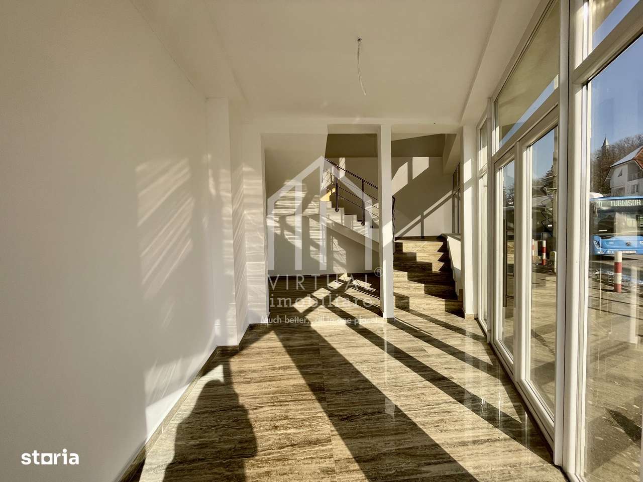 Spatiu comercial cu 8 camere, 5 bai, terasa - zona Centrala - Imagine principală: 2/20