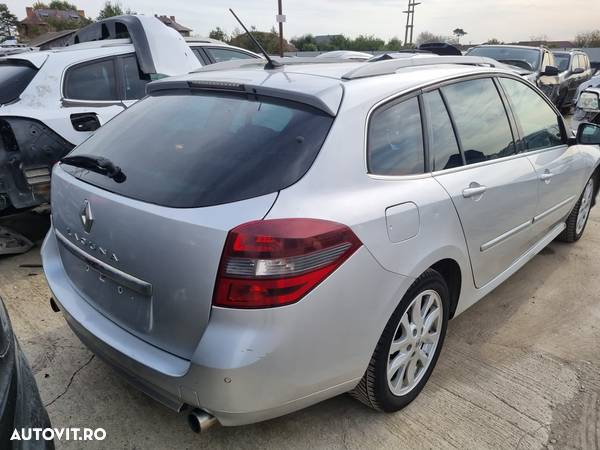 Dezmembram Renault Laguna 3, an 2010, 2.0 DCI euro 5 - 4