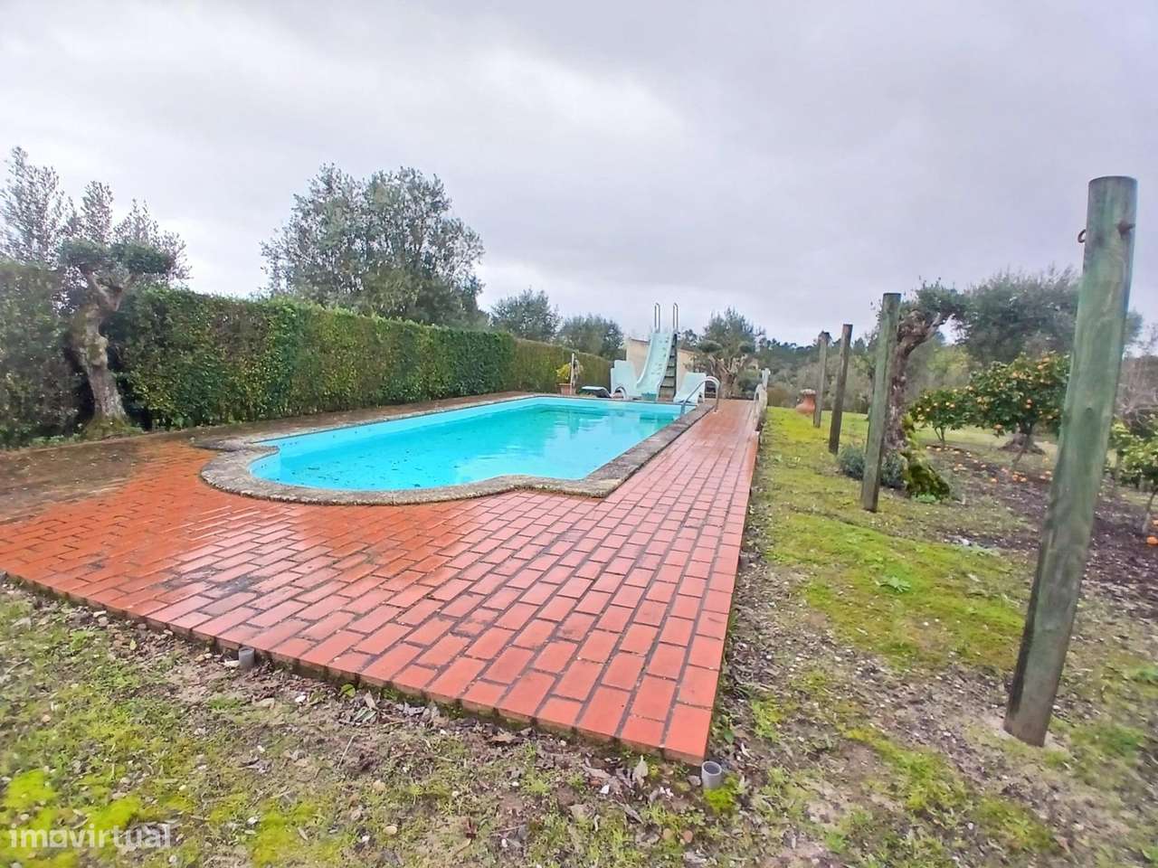 Moradia T4 com Piscina e Terreno Próxima de Constância-5