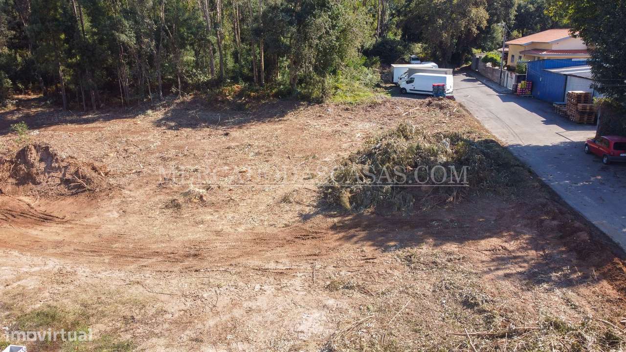 Terreno com 2540m2 - Santa Maria da Feira-0