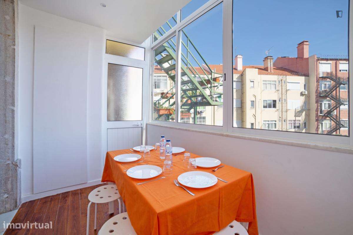 Quarto - localizado em Anjos Lisbon - Grande imagem: 5/17