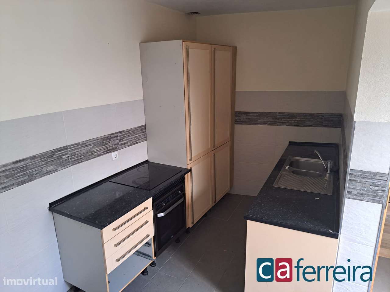 Moradia T3+ T2 uma a rentabilizar SAntarem-2