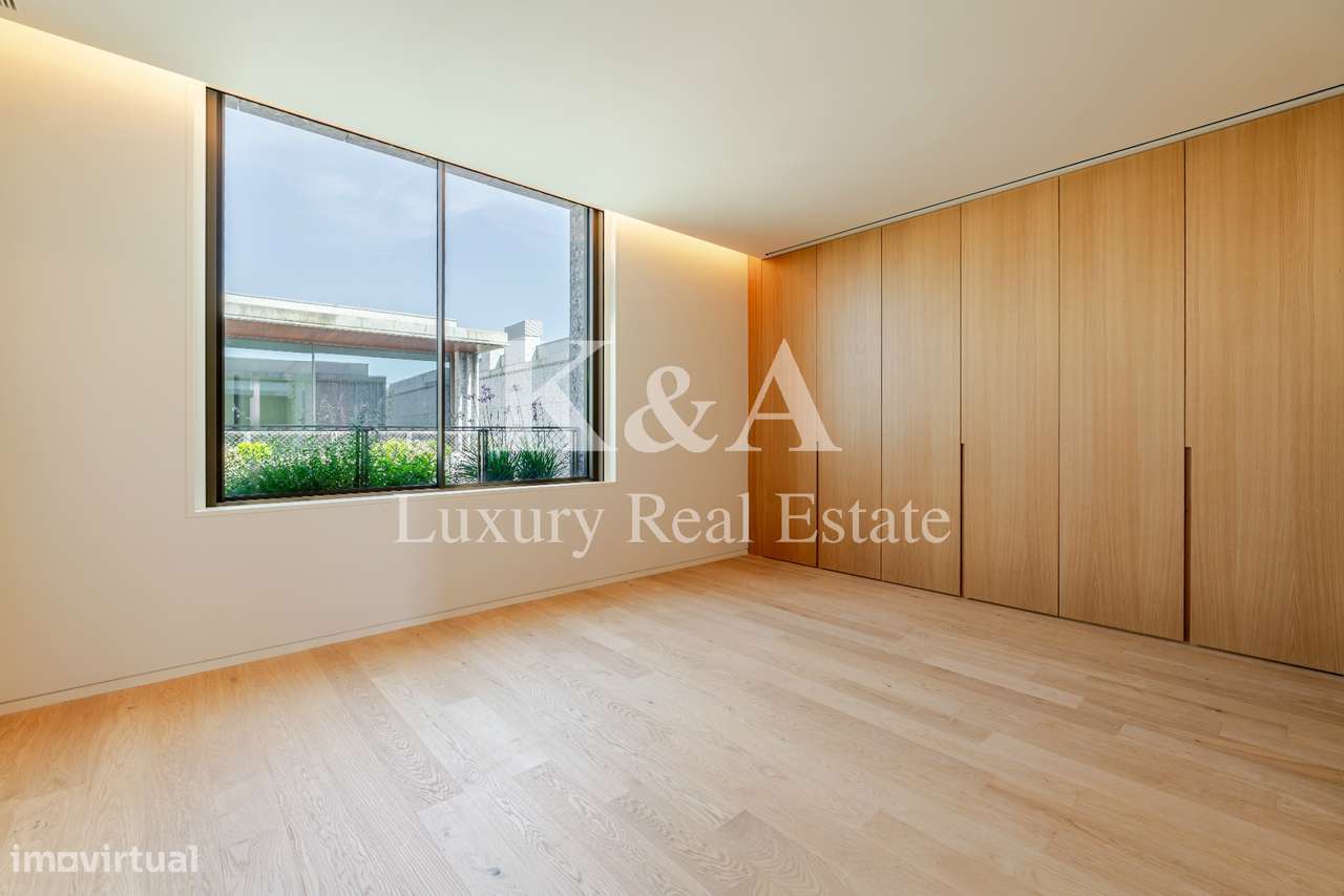 Apartamento Penthouse T4 com terraço e piscina na Foz-10