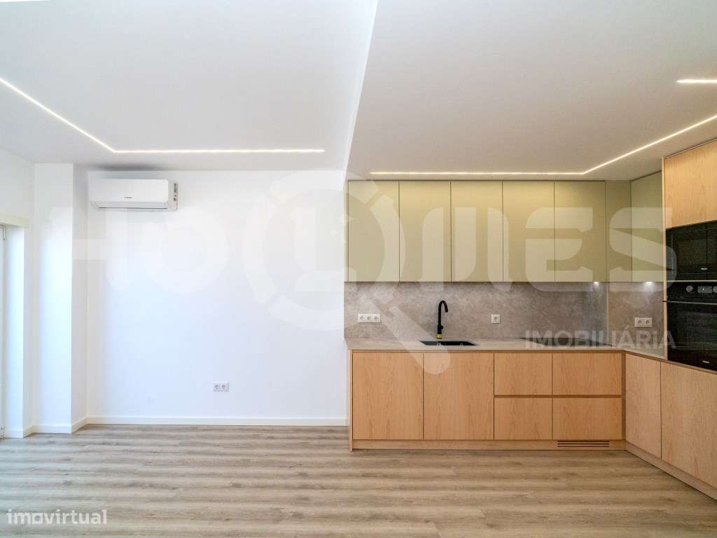 T2 de Luxo no Último Andar | Vista Mar, Serra e Cidade | Centro da ...-32