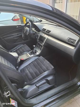 Volkswagen Passat 2.0 TDI DPF Highline - 10