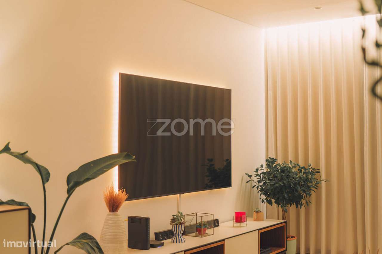 Moradia T2+1 Renovada a 100m do Mar – São Roque-11