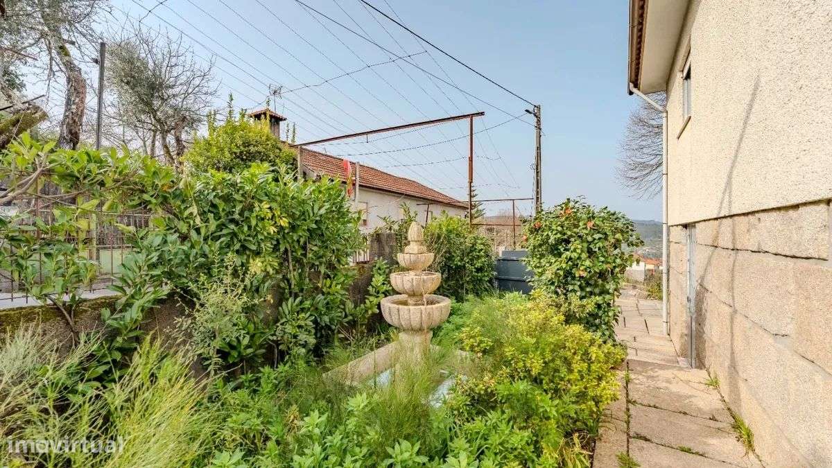 Exclusiva Moradia T4 com 556m² e 1.000m² de Terreno-33