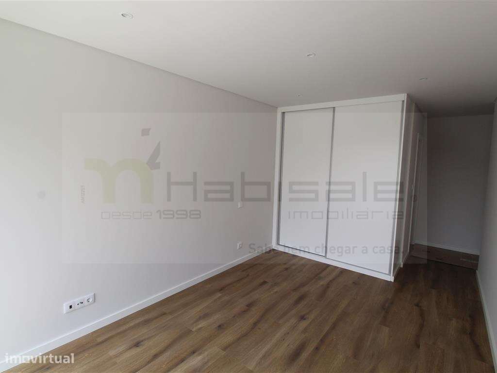 Moradia V3 +1 com piscina em Barcarena-28