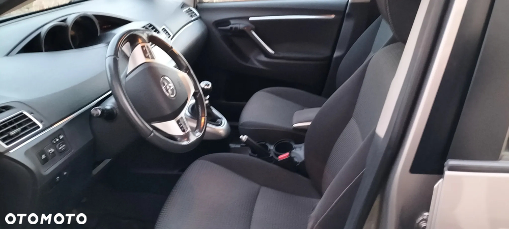 Toyota Verso 1.8 Premium - 8