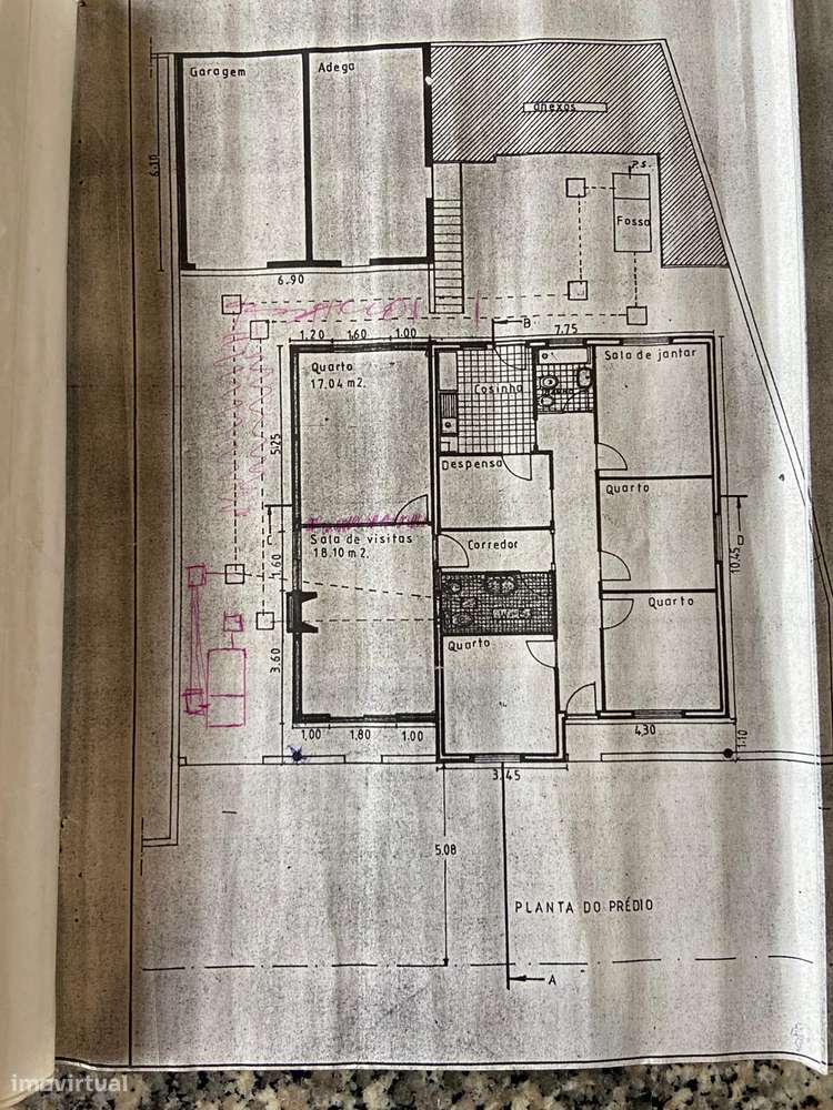 Moradia T3 com 4 frentes e garagem junto a igreja da Santa Rita-50