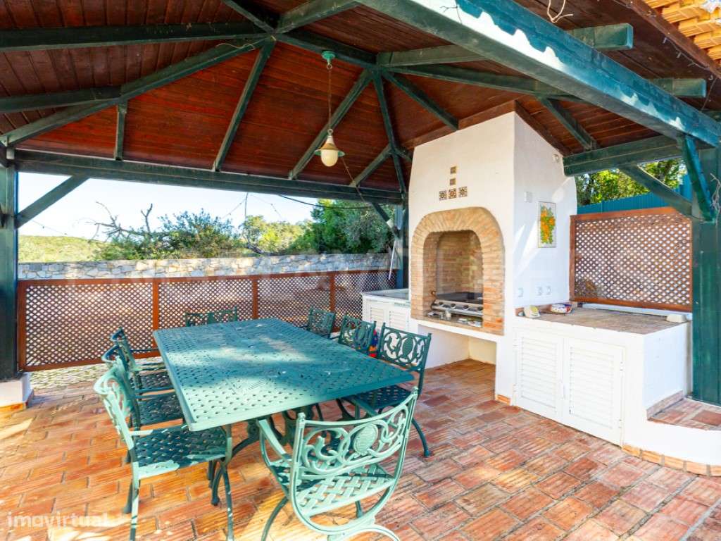 Moradia T3 com Piscina em São Brás de Alportel-32