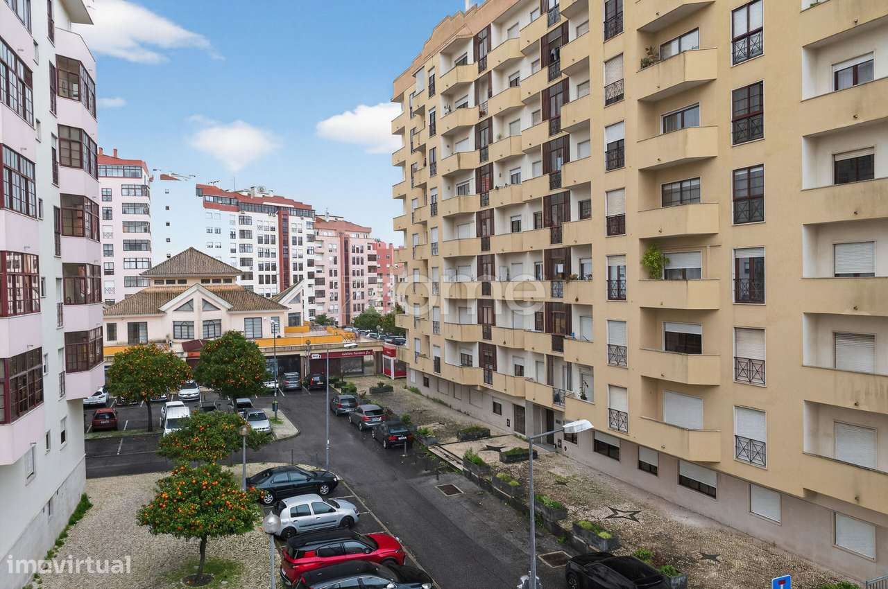 Apartamento T3 com Estacionamento e Arrecadação – Odivelas-18